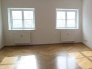 Charmante 3-Zimmer-Altbau-Wohnung mit Balkon in Neuhausen - München
