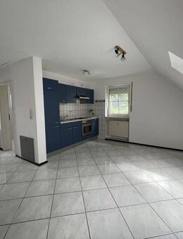 2-Zimmer Dachgeschoss-Wohnung in 84056 Rottenburg - Rottenburg (Laaber)