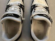 Stark gebrauchte Louis Vuitton Sneaker - Mainz