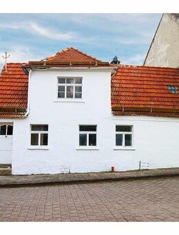 Einfamilienhaus mit Gehöft und Garten in sanierungsbedürftigem Zustand - Allstedt