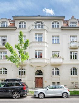 Individuell gestaltbare 5,5-Zimmer-Altbau-Wohnung. Herrschaftlich und absolut hell. - München