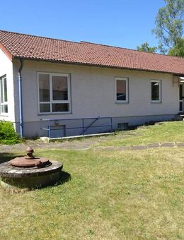 2 sehr gepflegte Sozialgebäude auf großem Grundstück in ruhiger, idyllischer Waldrandlage - Oerlinghausen