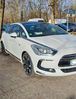 Citroen DS5 Diesel/Elektrohybrid Scheckheft Vollaustatt. 12 jahre Garantie - Unterstammheim