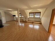 Lichtdurchflutetes Wohlfühl-Zuhause unter dem Dach in Uttenreuth - Hemhofen