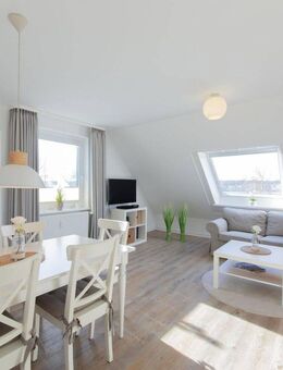 Strandallee: 1 Wohnung 2 Einheiten, 2 lukrative Ferienwohnungen - Scharbeutz