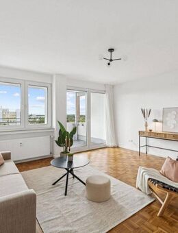 Provisionsfrei: Ihre neue 2,5-Zimmer-Wohnung mit West-Loggia über den Dächern von Perlach - München