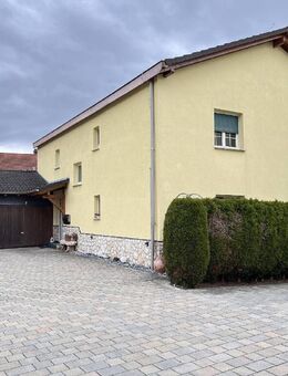 Stattliches Zweifamilienhaus in ruhiger Wohnlage - Klettgau