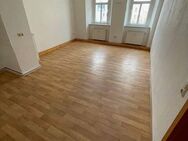 Großzügige Zwei-Zimmer-Wohnung im Herzen von Schneeberg - Schneeberg (Sachsen)