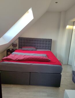 Verschiedene gut erhaltene Möbelstücke zu verkaufen: VB – Essgruppe, Sideboards, Nachtschränke, Kleiderschrank, Relaxliege u. v. m. - Haßloch