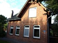 Einfamilienhaus mit Halle Isoliert auf großen Grundstück - Nindorf (Landkreis Dithmarschen)