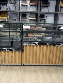 Hochwertige Gastro-Verkaufsvitrine / Thekensystem – 2,50 m - Oberhausen