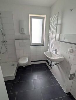 Frisch sanierte 2-Zimmer-Wohnung mit Balkon - Düsseldorf