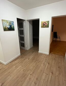 renovierte Zweiraumwohnung mit Einbauküche zu vermieten - Berlin