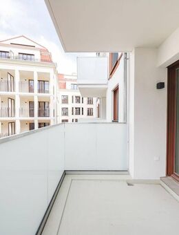 Großzügige, lichtdurchflutete Wohnung mit Stil - moderne Einbauküche & Balkon inklusive - Dresden