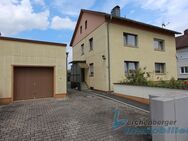 *** Zweifamilienhaus mit großem Grundstück und Garage in ruhiger Siedlungslage von Stephansposching *** - Stephansposching