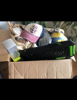 Verschiedene Dinge komplett kist Tastatur Bücher Hantel - Aalen