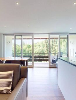 Wohnen am Chiemsee: Moderne, helle 3-Zimmer-Wohnung mit Südbalkon & Blick ins Grüne - Prien (Chiemsee)