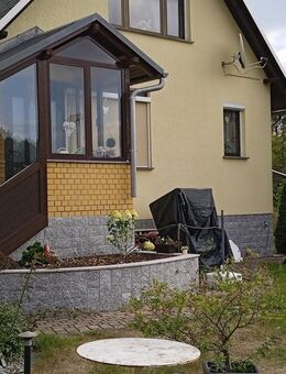 gemütliches Einfamilienhaus mit Nebengelassen und Garagen - Elsterheide