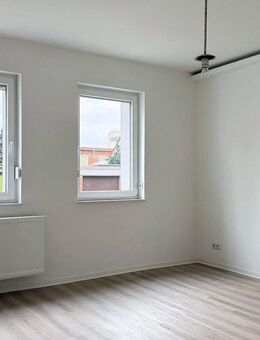 Erstbezug nach Sanierung in Aken - Modernes Reihenhaus mit 5 Zimmern & Garten - Aken (Elbe)