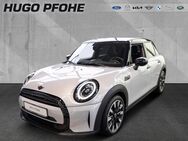 MINI Cooper, Classic Trim Automatik Premium, Jahr 2023 - Schwerin