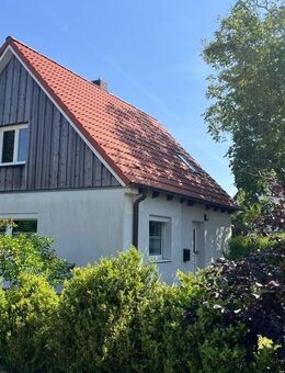 Charmant modernisiertes 2-Zimmer Einfamilienhaus auf einem Erbpachtgrundstück - Schenefeld (Landkreis Pinneberg)
