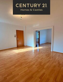 Große lichtdurchflutete Eigentumswohnung auf ca. 138 m² mit Balkon und zwei Bädern - Saarlouis