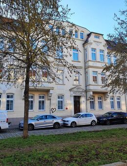 Zentral gelegene 2-Raum-Wohnung mit Stellplatz - Dessau-Roßlau