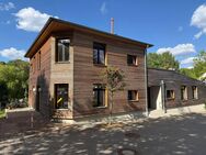 Haus im Haus: Luxus auf drei Ebenen mit großer Terrasse - Stechlin