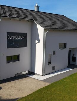 Traumhaus für Ihre Familie mit Highlights ohne Ende| Garten, Einliegerwohnung und Doppelgarage! - Dentlein (Forst)