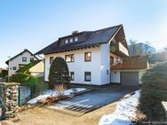 Großzügiges Einfamilienhaus mit Einliegerwohnung, Kamin & Photovoltaikanlage zu verkaufen - Titisee-Neustadt