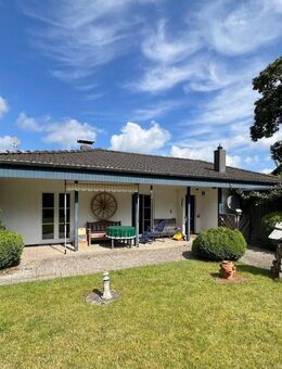 Provisionsfrei: Bungalow mit Garage auf großem Grundstück - Flensburg