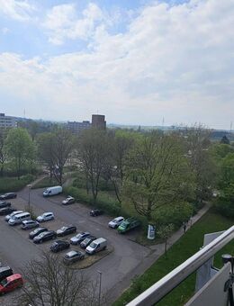 2 Schöne Zimmer Wohnung mit Weitblick zu Verkaufen - Reinbek
