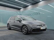 VW Golf, 1.5 8 eTSI R-Line 18, Jahr 2023 - München