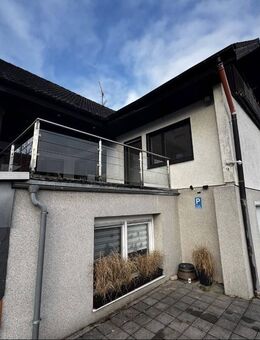 2,5 Zimmer Dachgeschoss mit 2 Balkonen - Oberursel (Taunus)