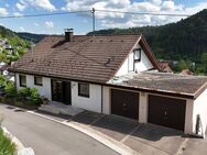 Einfamilienhaus mit Einliegerwohnung und Weitblick - Epfendorf