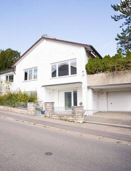 Großzügiges Einfamilienhaus mit weitläufigem Grundstück & vielfältigem Nutzungspotenzial in Tuttlingen - Tuttlingen