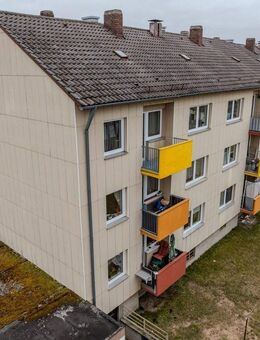Frisch sanierte 3-Zimmer-Wohnung in ruhiger Lage von Schwandorf - Hochrainstraße 54 - Schwandorf