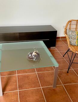 Exklusiver Rolf Benz Couchtisch 80x80 cm, Edelstahl & grün satiniertes Glas - Moers