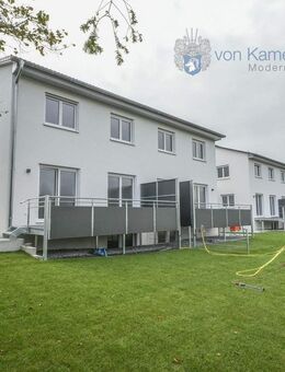 Großzügige, kinderfreundliche DHH mit PV-Anlage, EBK, 2 Bädern und Carport - Hemhofen