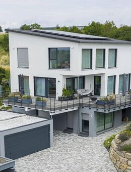 "Aussichtsreich"- Architektur trifft Ausblick -Modernes Effizienzhaus mit einzigartigem Fernblick - Niederstetten