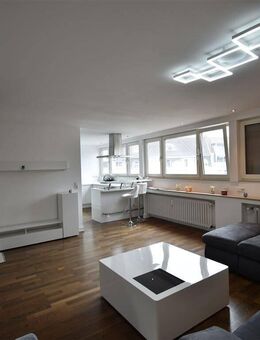 Oberkassel! Moderne 3-Zi-Whg mit EBK, Balkon & Garage - Düsseldorf