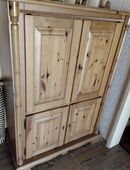 Toller Vollholz Schrank zu Abgabe in 67454