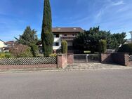 Zweifamilienhaus mit viel Potenzial und Baugrundstück in bevorzugter Wohnlage - Pforzheim
