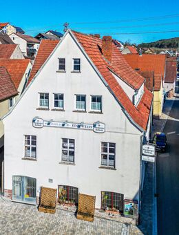 Uriger Dorfgasthof mit Wohnraum in Gambach zu verkaufen - Karlstadt