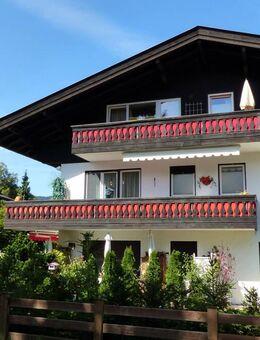 2 Zimmer DG Wohnung in bester Lage von Rottach-Egern mit Südbalkon und TG-Stellplatz - Rottach-Egern
