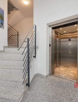 **** Jetzt schon an die Zukunft denken, Dachgeschosswohnung mit Ambiente in jeder Lebenslage **** - Hilden