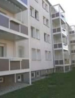 3-Raumwohnung mit Balkon und Einbauküche - Borna