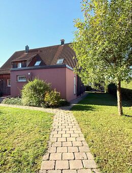 Ökologisch kernsaniertes 2-Familienhaus mit drei Garagen! - Herrenberg