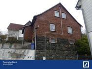 Provisionsfrei für Ersteher - Einfamilienhaus mit Doppelgarage in Holzhausen - Zwangsversteigerung! - Dautphetal