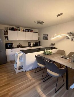 Moderne 2-Zimmer Wohnung mit Balkon und Tiefgaragenstellplatz - Walddorfhäslach